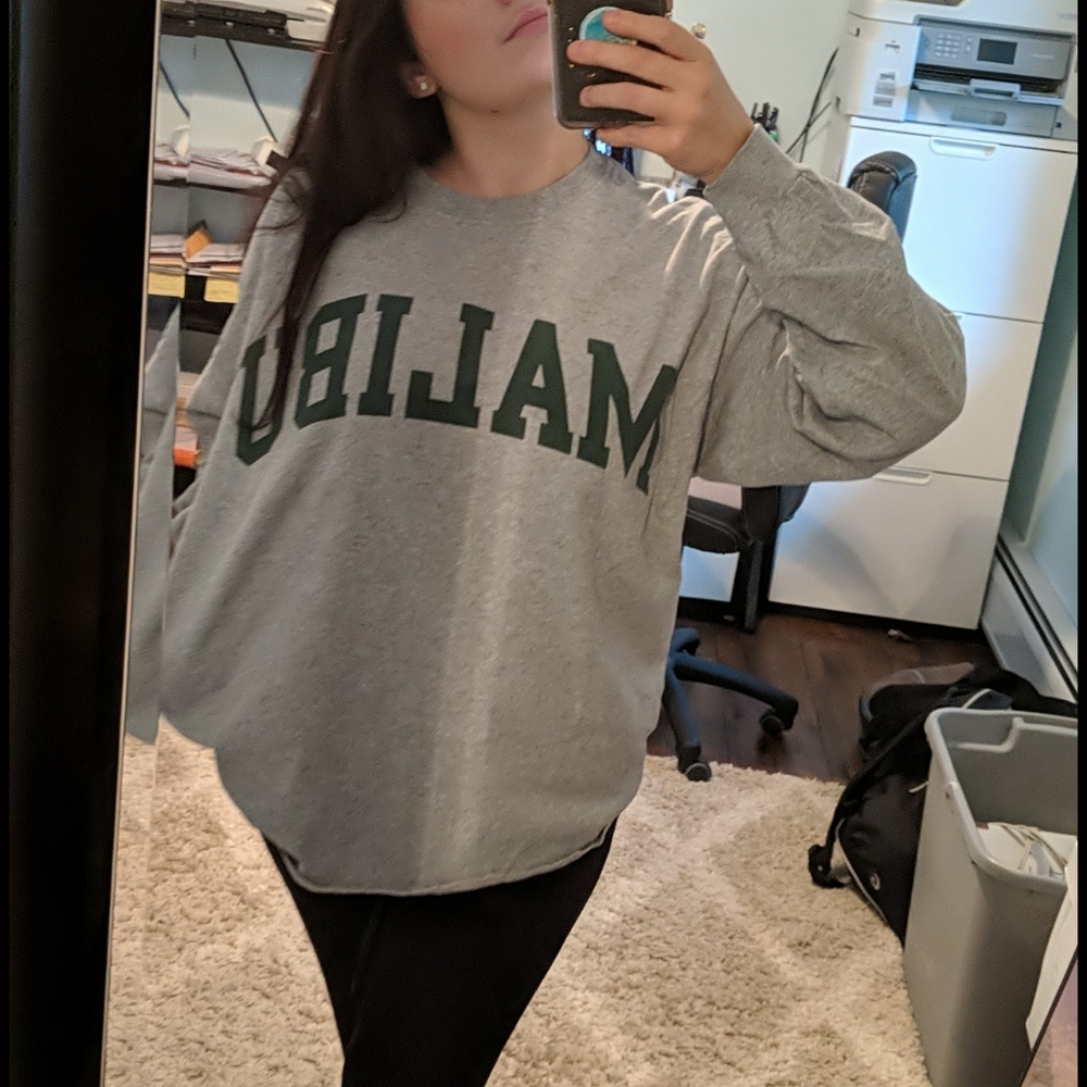 Brandy Melville Tee - Picture 5 of 8